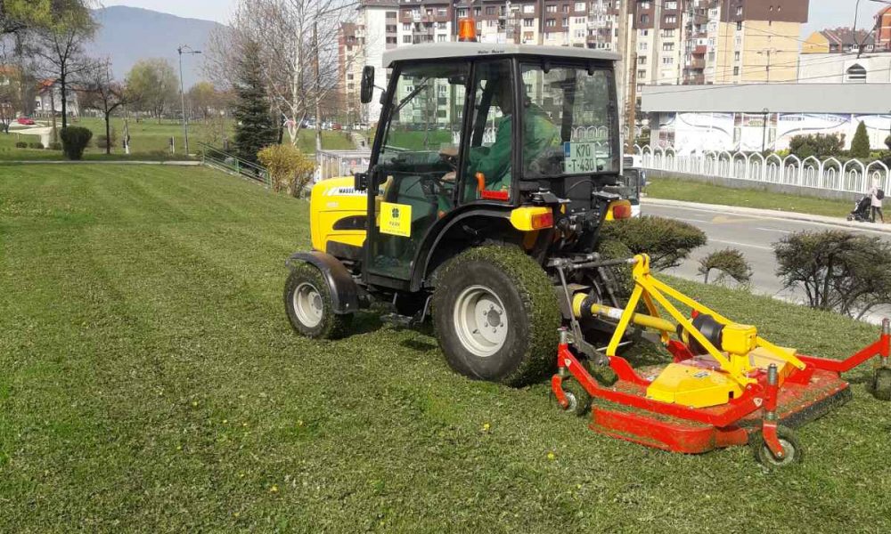 Ekipe Parka za sedam dana u jednoj općini pokosile 300.000 kvadrata travnjaka