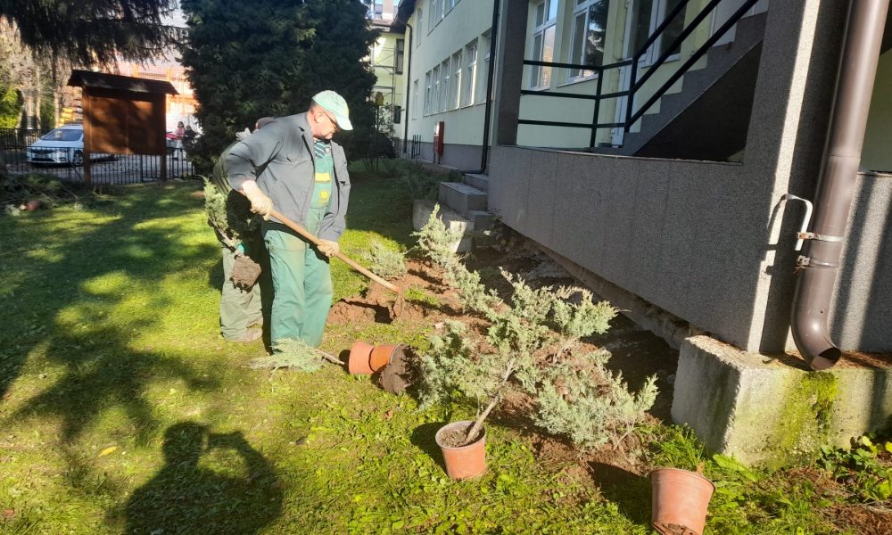 Danas Park uredio drugo od ukupno 14 dvorišta odgojno-obrazovnih ustanova u KS